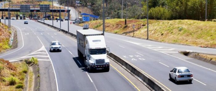 LANAMME: 41 de 43 puentes en Ruta 27 están en condición “regular” o “deficiente”