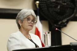 Jerarca de SUGEF asegura que fue denunciada penalmente por el Banco Central por negarse a dar datos de deudores