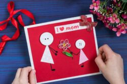 Expertos recuerdan hacer ‘buen manejo’ de las finanzas en compras para el Día de la Madre