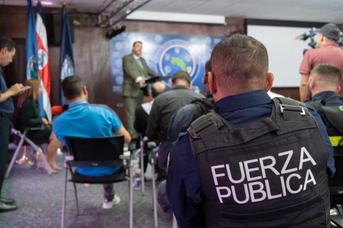 Ministro de Seguridad revela que no han reparado más de 600 vehículos por falta de recursos
