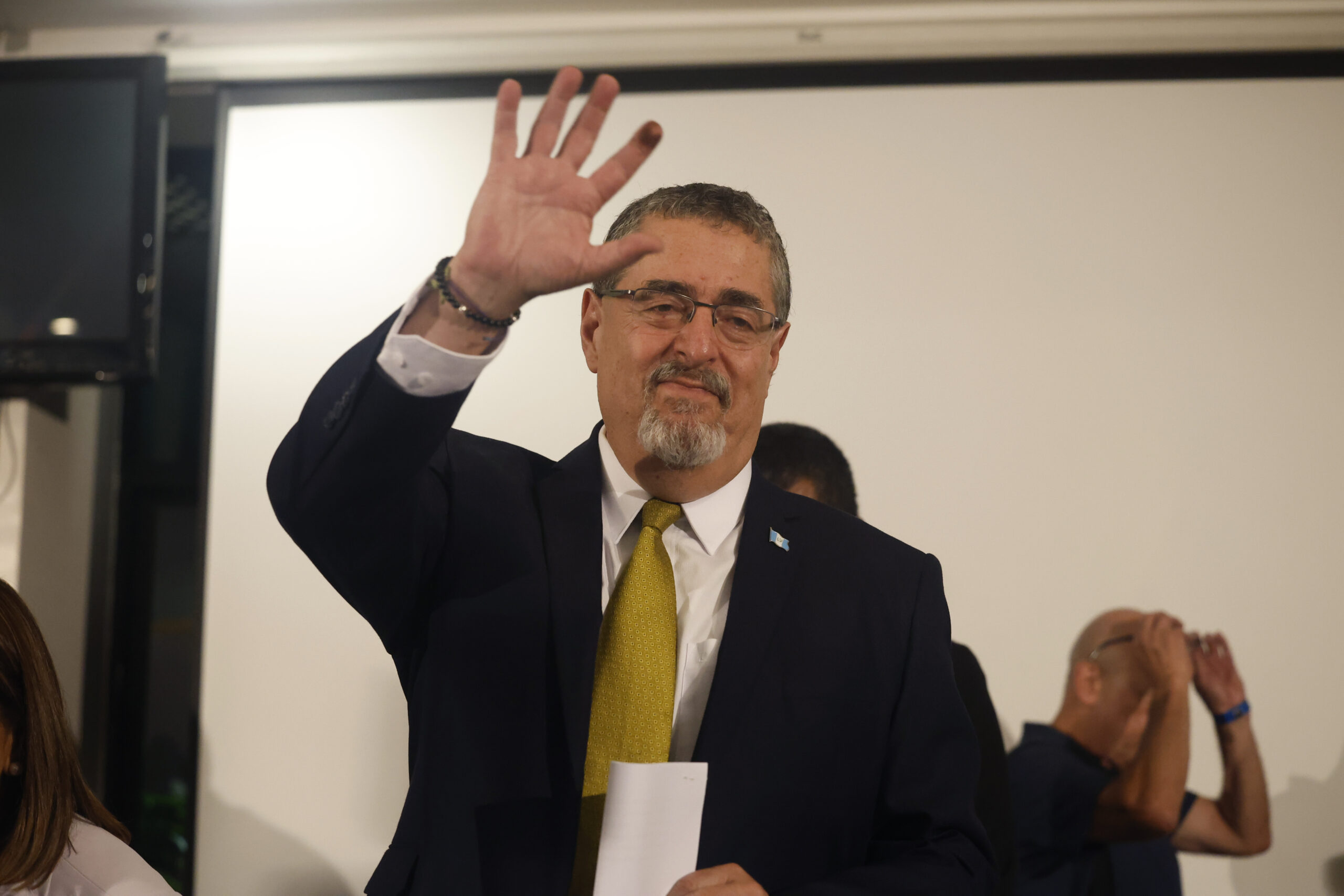 El Congreso de Guatemala desconoce al partido del presidente electo