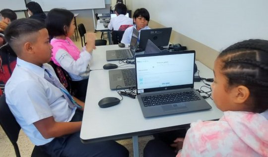 Más de 70 mil estudiantes de último año de secundaria iniciarán este lunes con aplicación de pruebas de idiomas