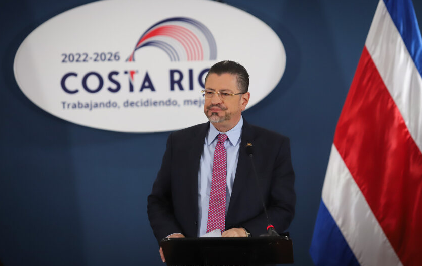 Presidente Rodrigo Chaves afirma que lo denuncian por ‘cosas absurdas’