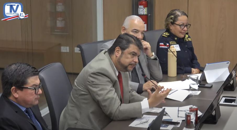 Ministro de Seguridad afirmó que recursos en presupuesto 2024 son ‘insuficientes’ y podría perjudicar trabajo de cuerpos policiales