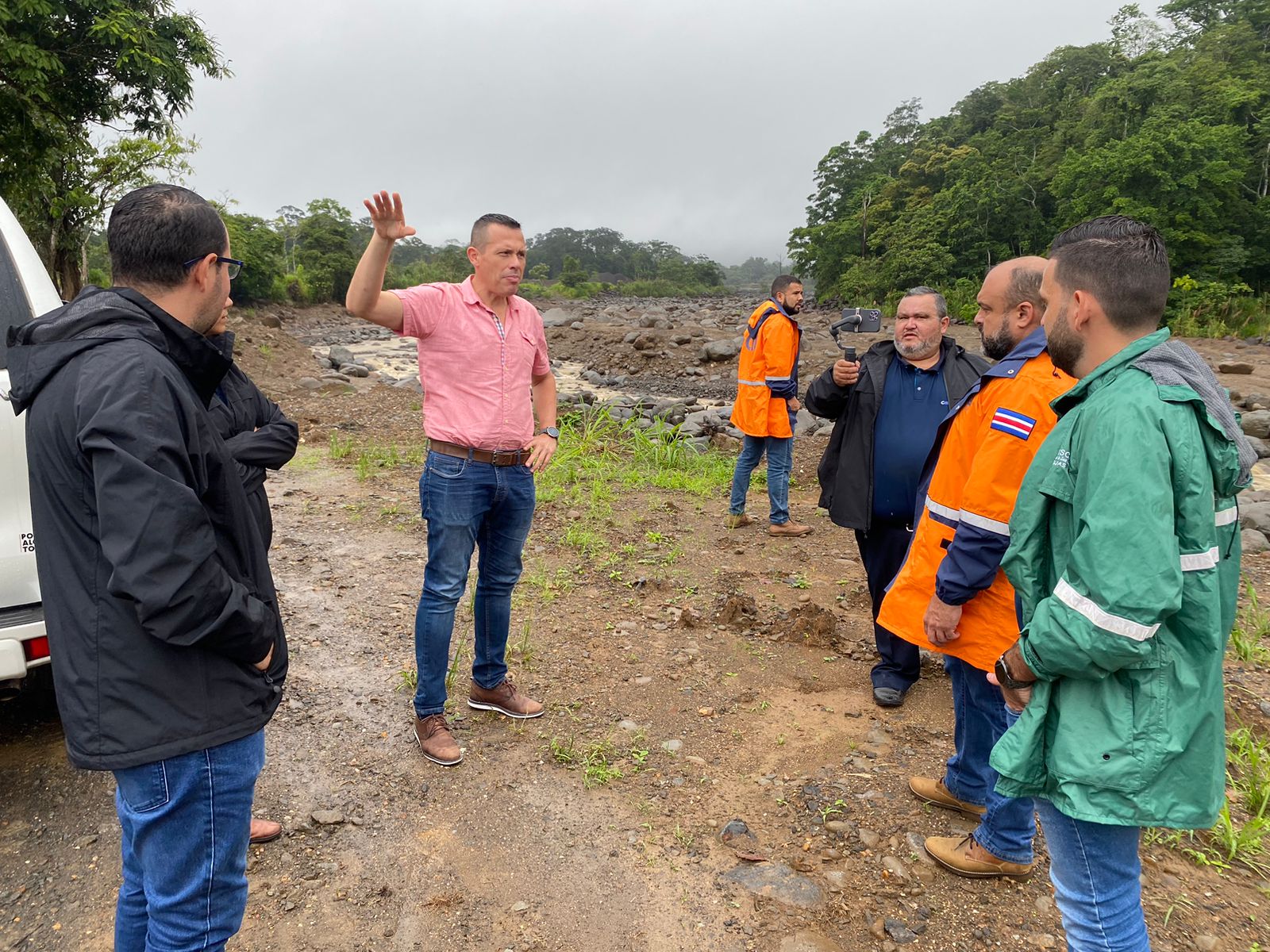 Autoridades instalan cámaras de seguridad para vigilar río Aguas Zarcas