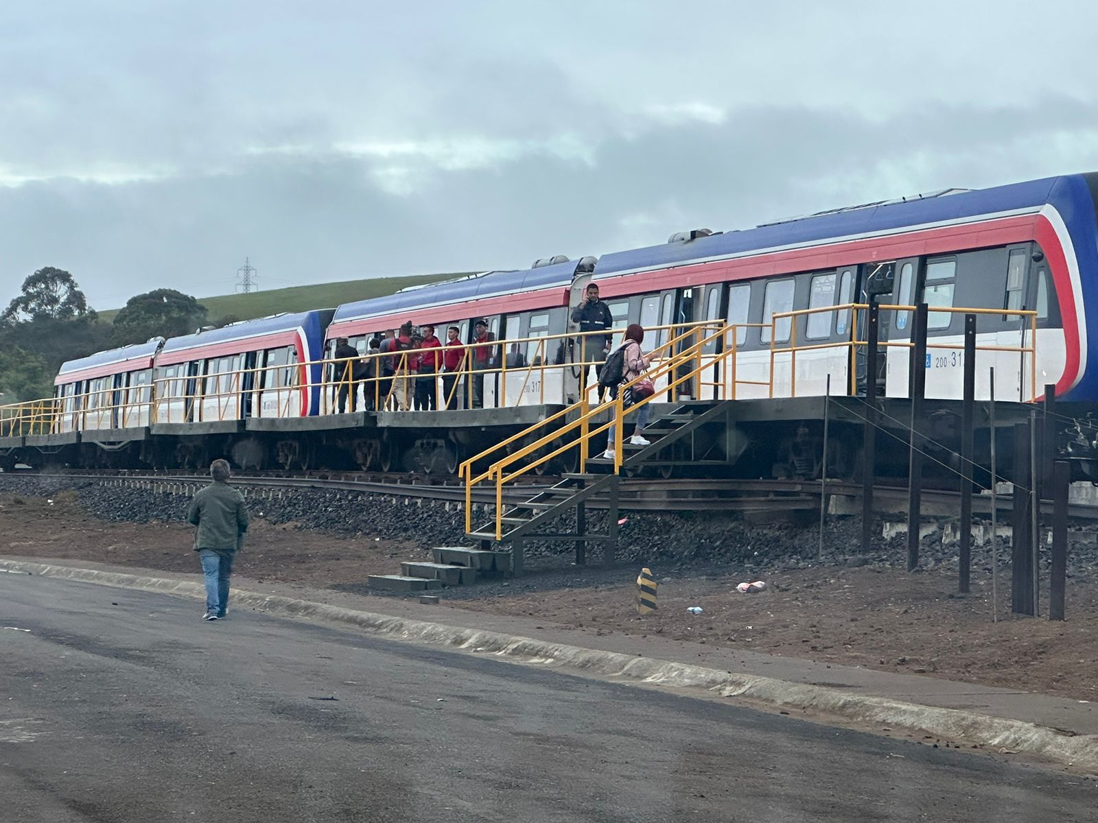 INCOFER traslada responsabilidad de construcción de andén definitivo en estación de Paraíso a municipalidad