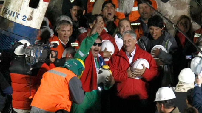Mineros chilenos que estuvieron atrapados durante 68 días en 2010, recibirán indemnización por parte del Estado