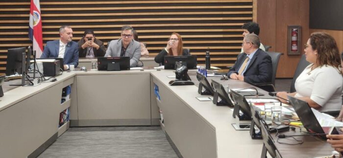 Diputados aprueban texto sustitutivo a proyecto de Ley que busca rebajar el marchamo 2024