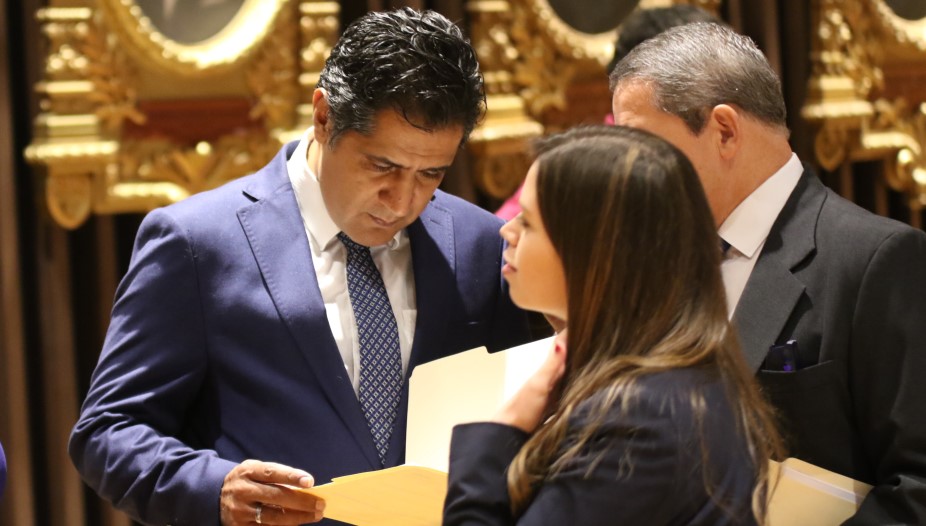 Hacienda espera ‘llegar a un acuerdo’ esta semana sobre costo fiscal de rebaja del marchamo