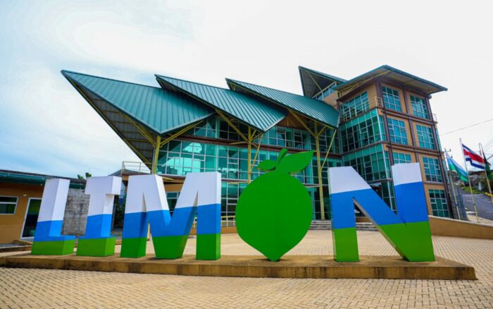 Presidenta de CCSS solicita a UCR analizar terreno para construir nuevo Hospital de Limón