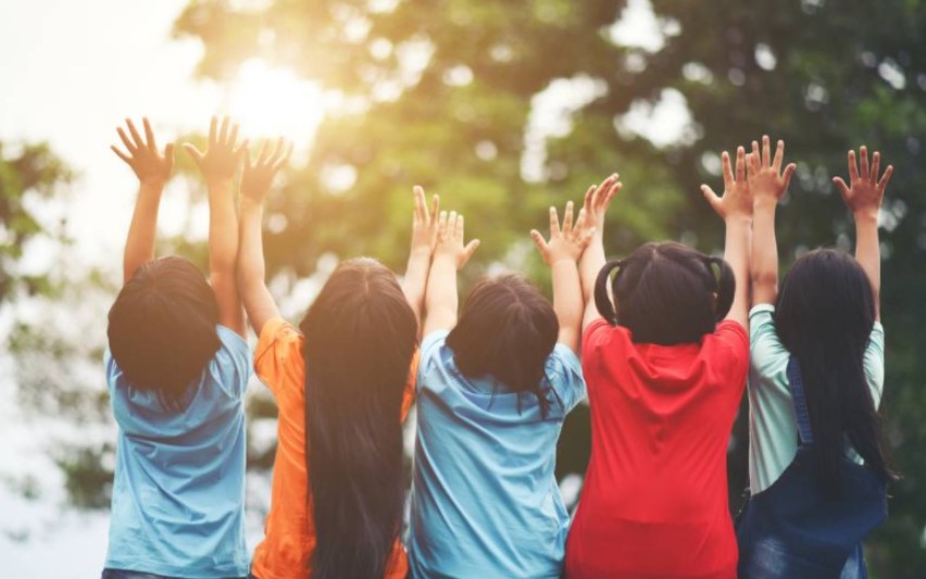 Día de la Niñez: Cantidad de menores por cada 100 personas mayores de 13 años pasó de 26 a 22 en una década