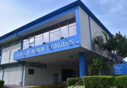 Colegio de Médicos entrega exámenes de colegiatura tras recibir medida cautelar