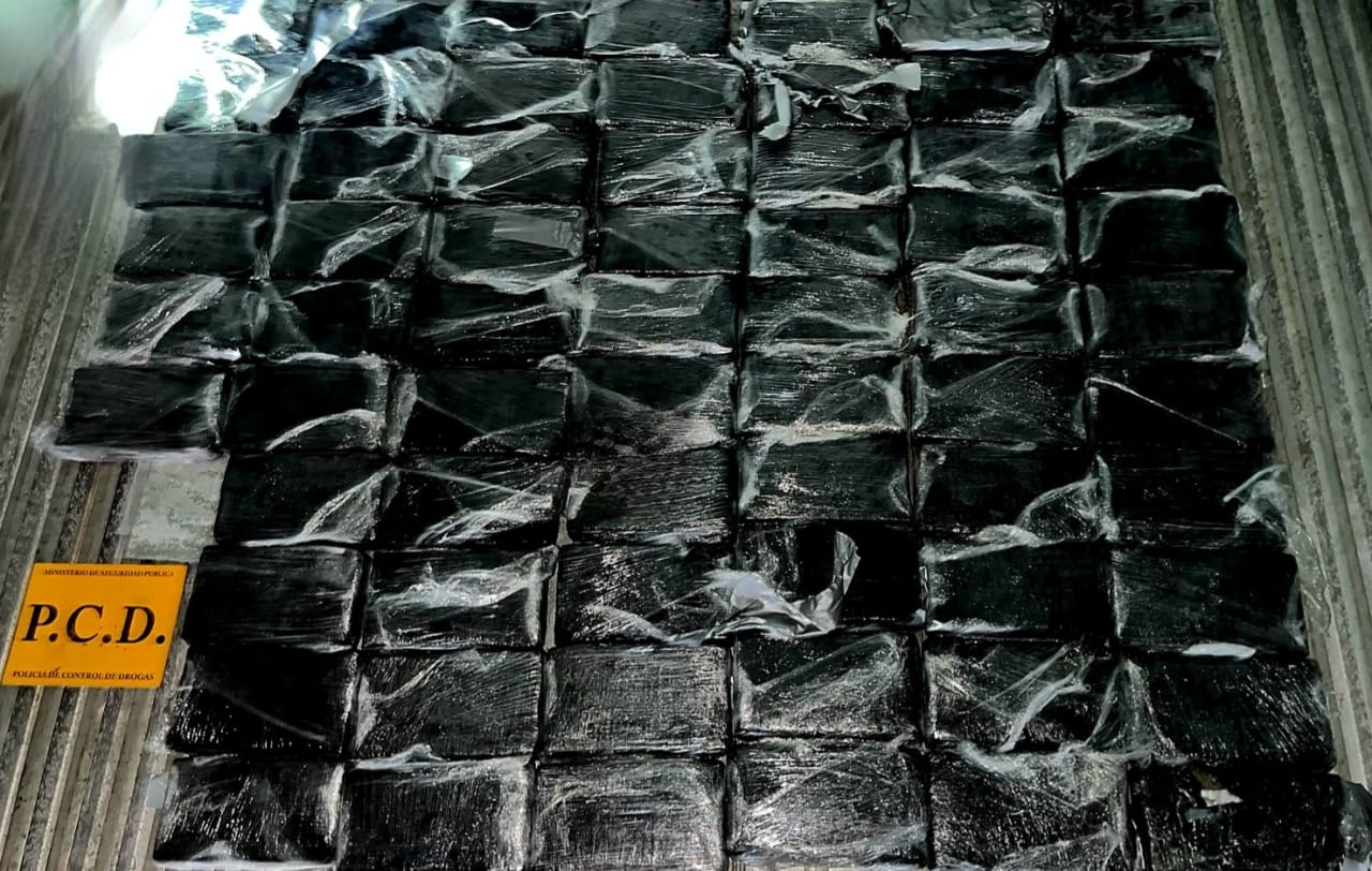 Incautan 66 kilos de cocaína en contenedor que pretendía ser enviado a Europa