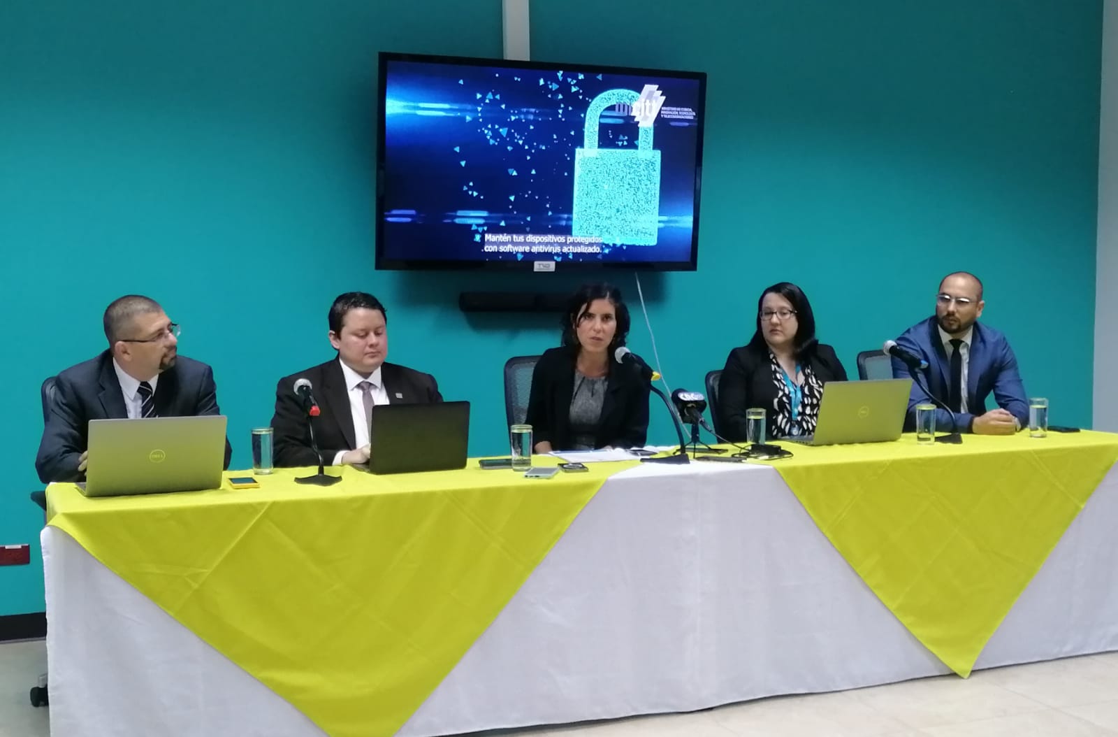 Jerarca del Micitt defiende reglamento para uso de redes 5G: ‘No discrimina a ninguna empresa local o internacional’