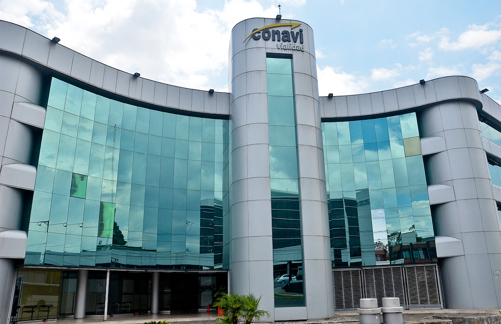 Investigan a sospechoso de almacenar material sobre abuso sexual infantil en equipo del CONAVI