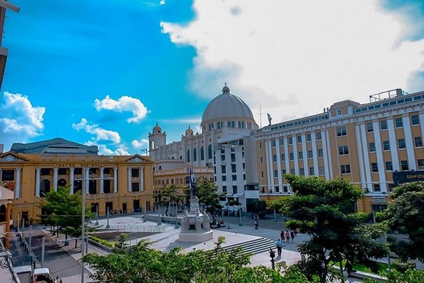 ¿Cómo celebran la independencia en El Salvador?
