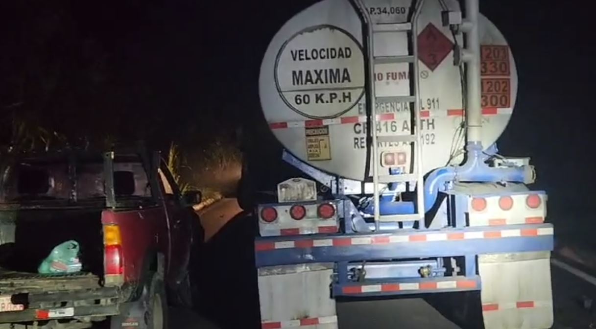 Detienen a 2 personas en terminal de RECOPE en Moín en medio de toma ilegal y les decomisan 34 mil litros de gasolina