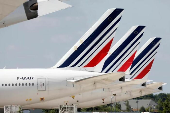Evacuaron ocho aeropuertos y el palacio de Versalles por amenazas de atentado en Francia