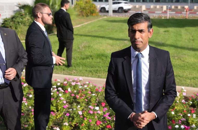 Rishi Sunak llegó a Tel Aviv para reunirse con Netanyahu y expresar su apoyo a Israel tras los ataques de Hamas