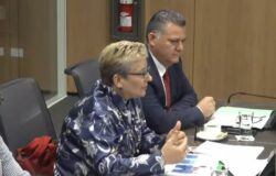 Ministra de Educación señala dificultades de procedimiento para contratar intérpretes de LESCO