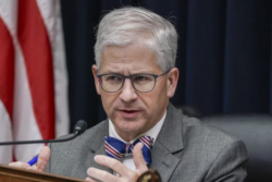 Quién es Patrick McHenry, el sustituto interino de Kevin McCarthy como presidente de la Cámara de Representantes