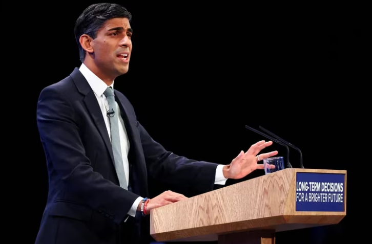 El primer ministro británico presentó su plan para eliminar progresivamente la venta legal de cigarrillos en el Reino Unido