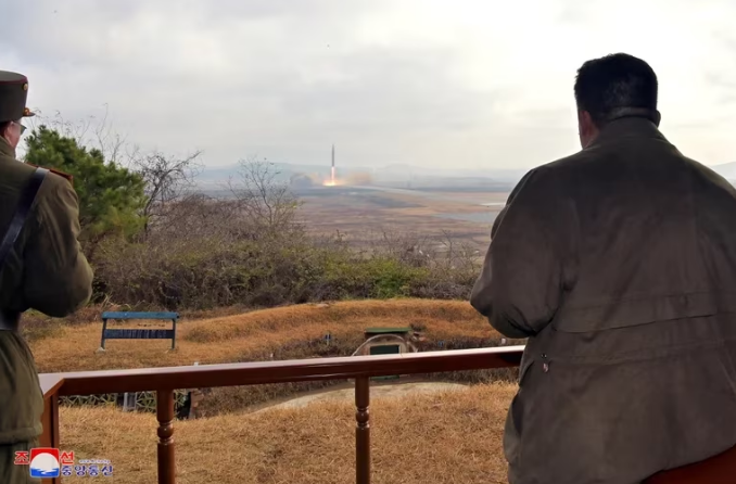 Un informe recomendó el despliegue de armas nucleares de Estados Unidos en Corea del Sur ante la amenaza de Kim Jong-un