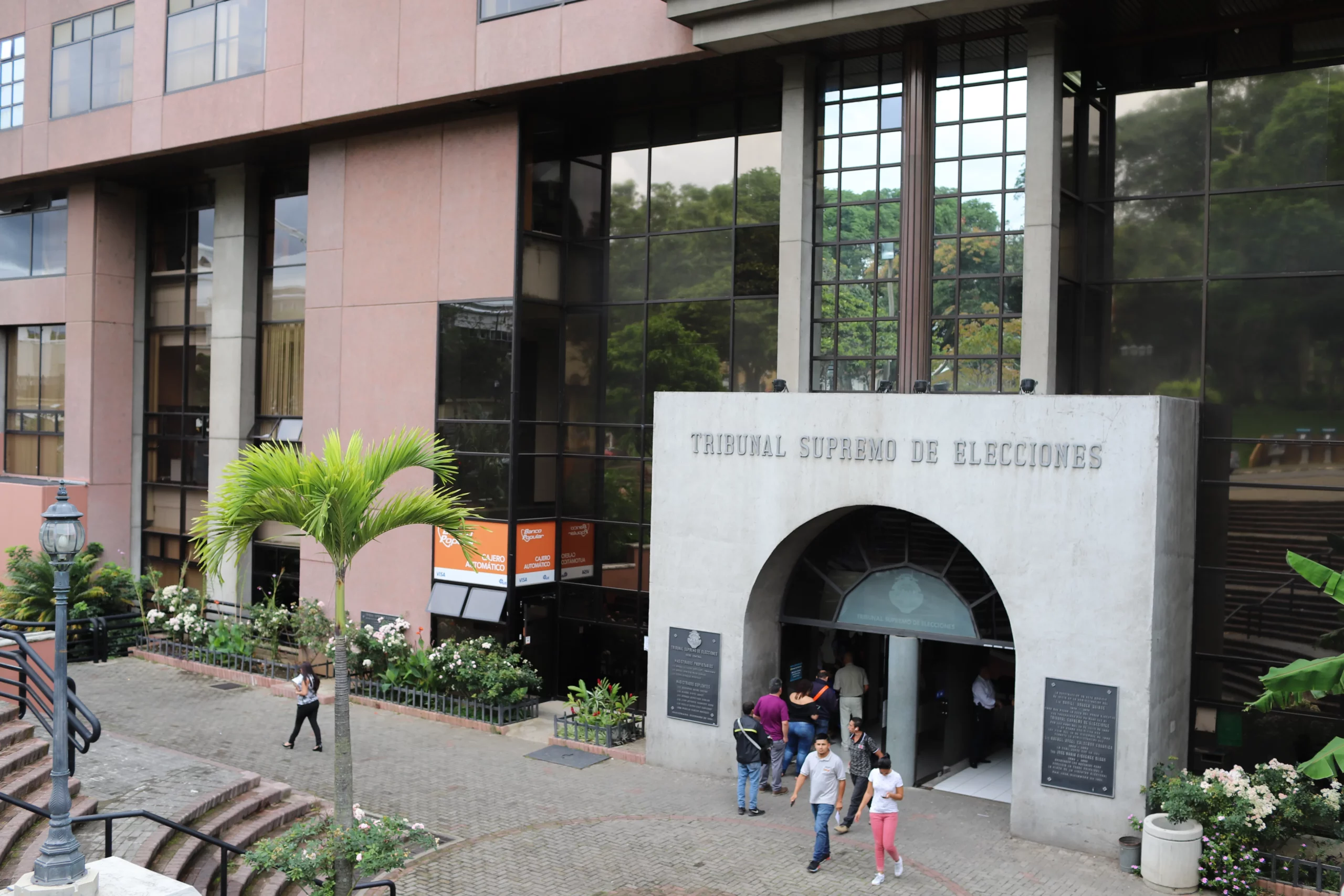 ¿Cuánto invierte el TSE por ciudadano para que pueda votar en las elecciones municipales?