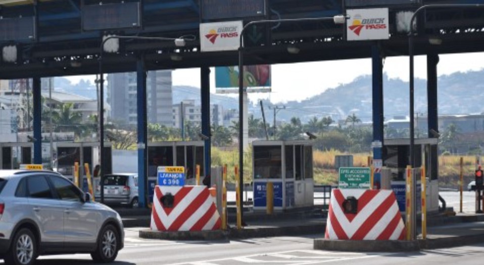 CONAVI buscará que se multe a conductores que irrespeten carril exclusivo de Quick Pass en Ruta 1