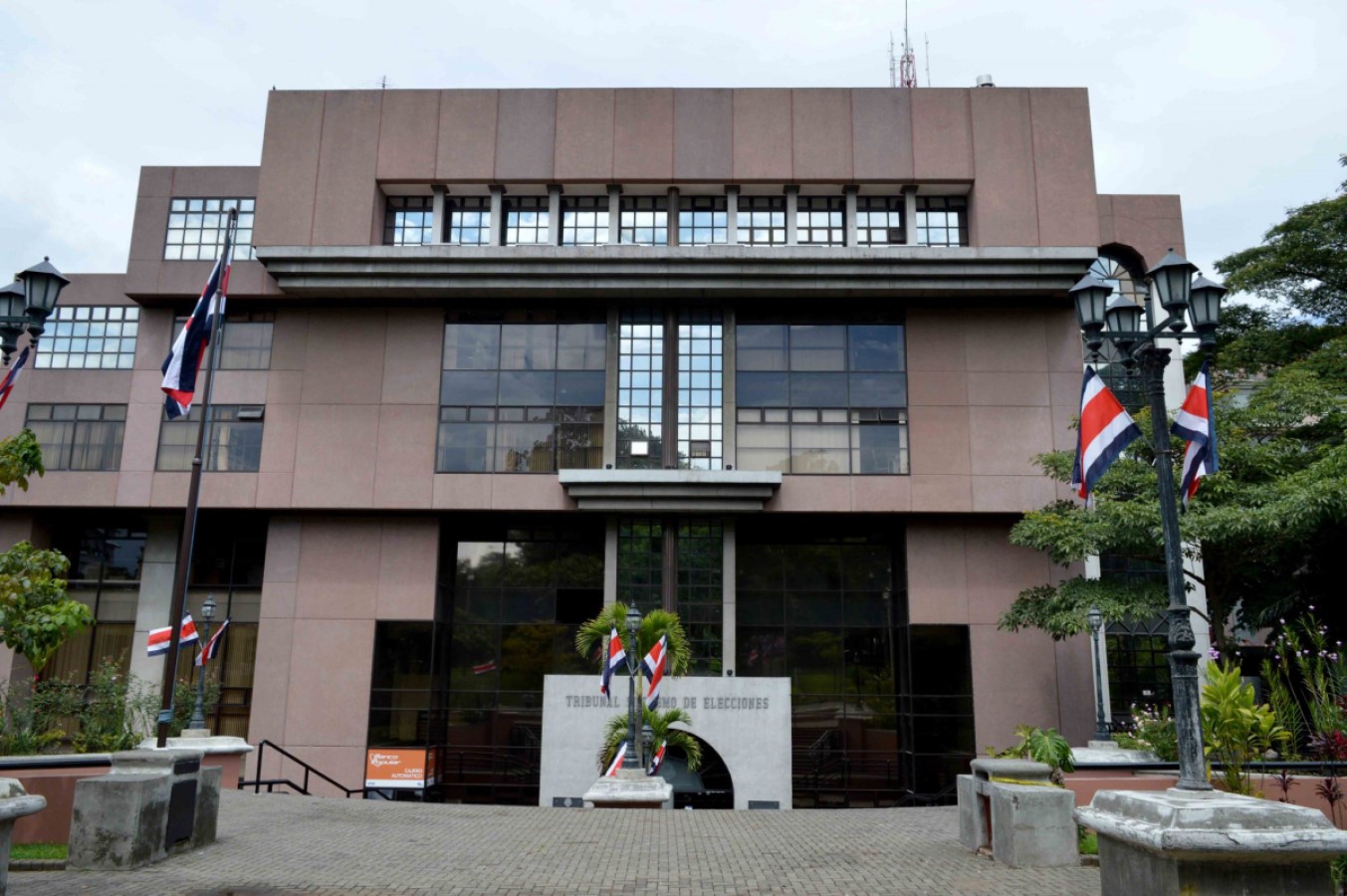 TSE estima que 90 partidos políticos participarían en elecciones municipales