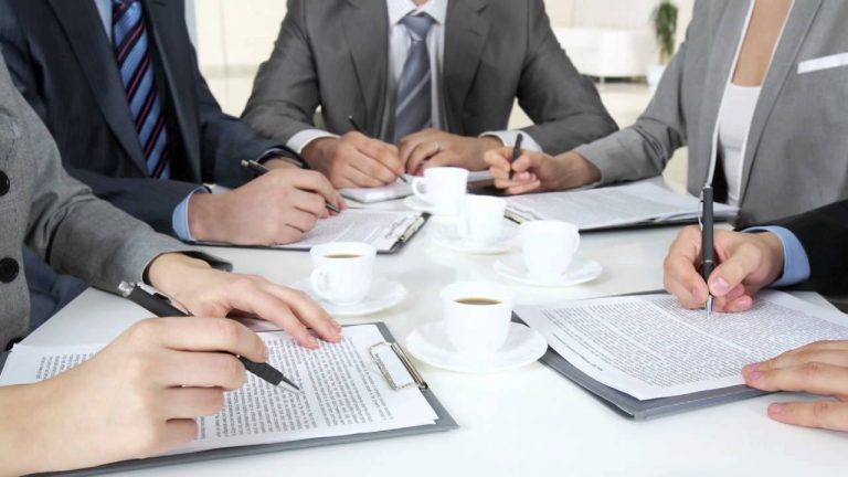 UCR registra leve incremento en el optimismo empresarial de cara al cierre del año