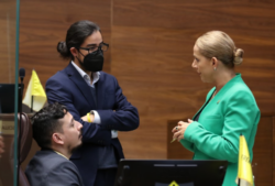 Aprueban reforma para que padres tengan licencia de paternidad en caso de que la madre fallezca durante el parto