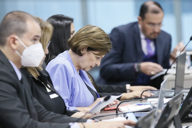 Oficialismo insistirá en crédito de $700 millones con el BCIE durante sesiones extraordinarias