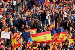 Miles de manifestantes elevan el tono contra Pedro Sánchez y sus pactos: piden una huelga general y elecciones