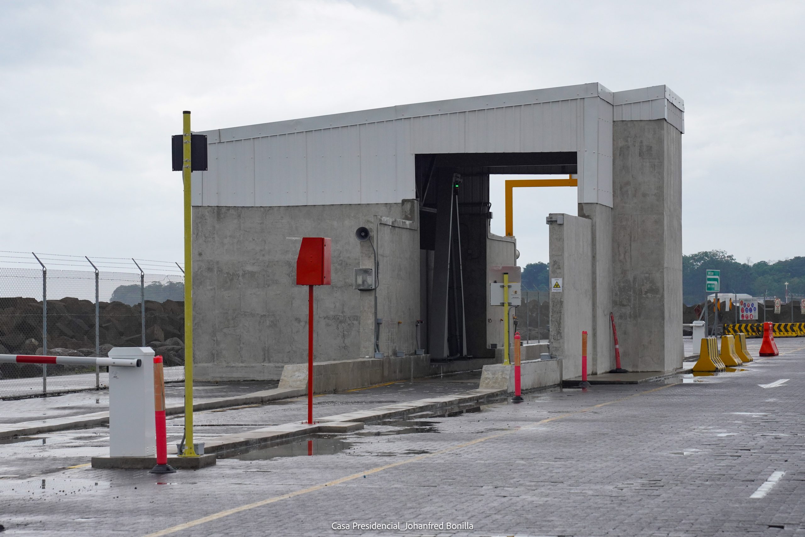 Gobierno informa que ya escáneres en APM Terminals están en pleno funcionamiento tras incidentes
