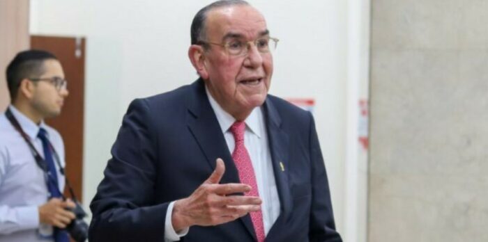 Presidente del Congreso pide al gobierno ser constructivo: “Es hora de dejar de poner chispas para dinamitar puentes”