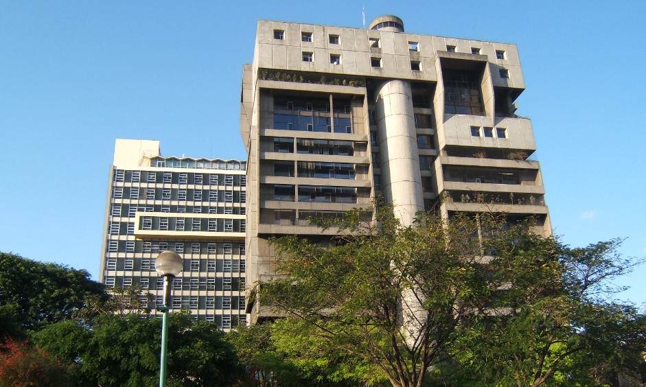 Guerra en Medio Oriente y tipo de cambio impactaron rendimientos de fondos de pensiones de la CCSS en octubre