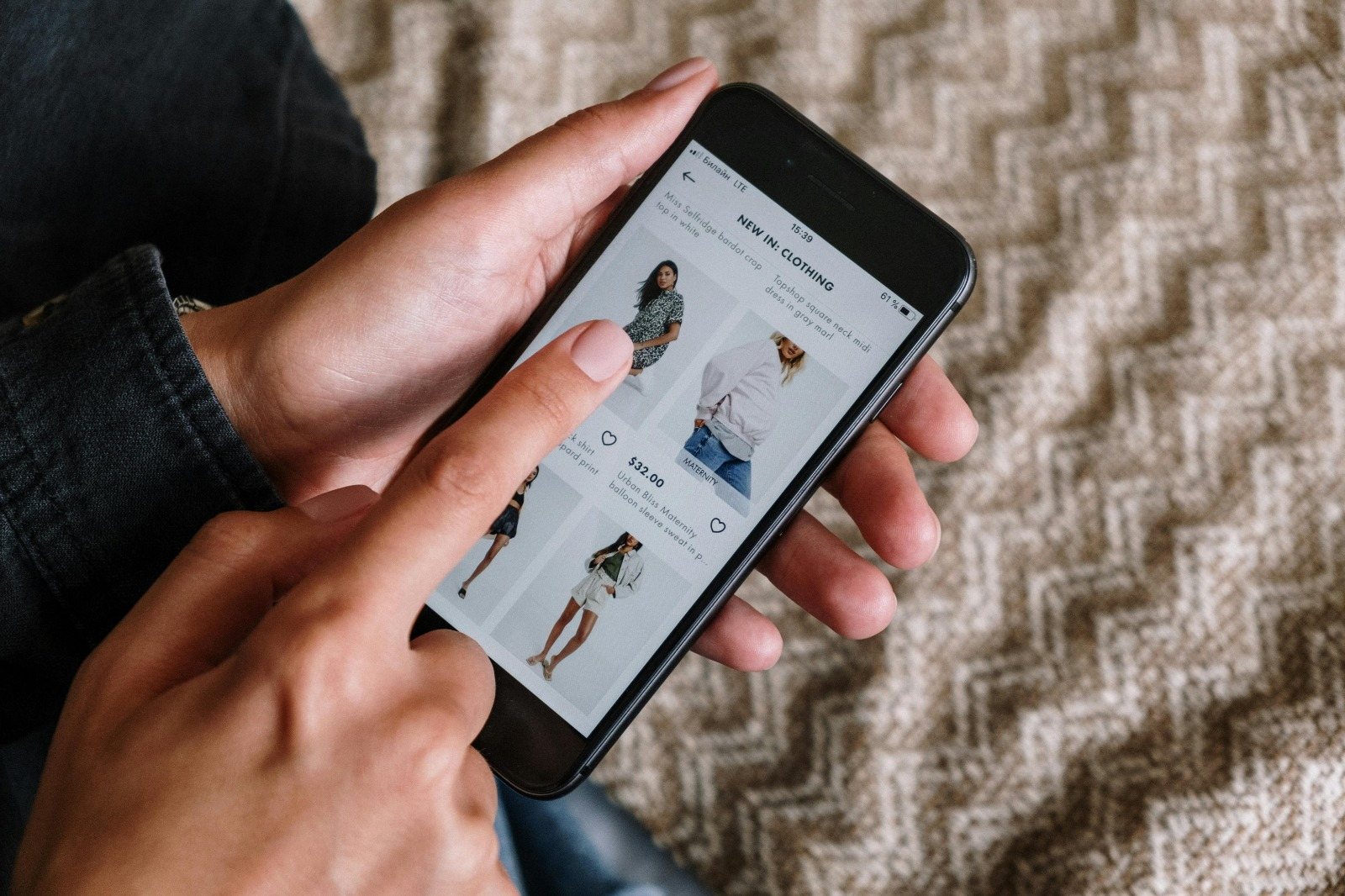 Fiscalía recuerda verificar autenticidad de tiendas en línea para compras de Viernes Negro, Cyber Monday y Navidad