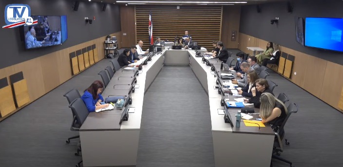 Diputados y gobierno buscan detallar proyectos que se intervendrán con crédito del BCIE