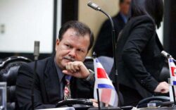 Condenan a exdiputado Abelino Esquivel por tráfico de influencias
