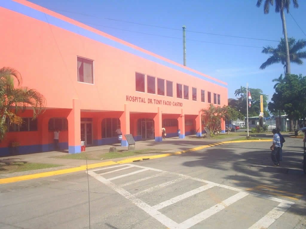Detienen a funcionario de Hospital de Limón que habría coordinado entregas de drogas en ambulancia y vehículo de la CCSS