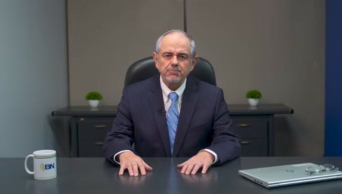 Bernardo Alfaro renuncia a su puesto como Gerente General del Banco Nacional