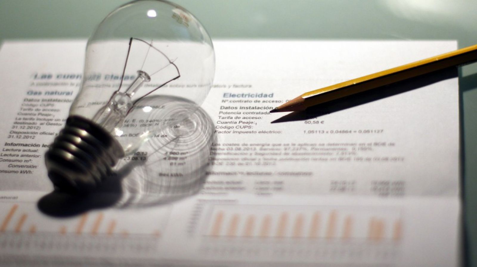 Hogares de consumo promedio experimentarán incremento de hasta ¢3100 en recibo de la luz en enero