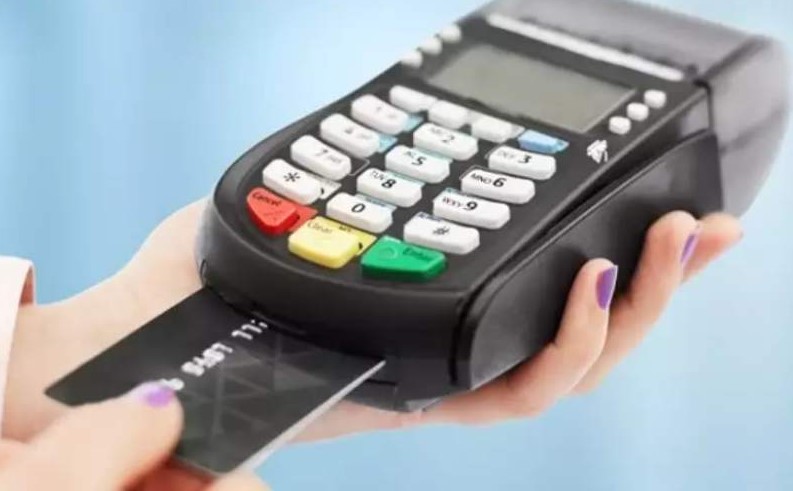 ¿Saldrá del país este fin de año? Expertos piden precaución con uso de tarjetas de crédito en el exterior