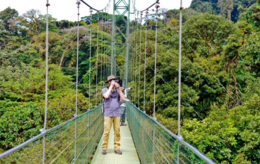 Turismo no logra recuperar personal que migró a otras ocupaciones tras impacto de la pandemia