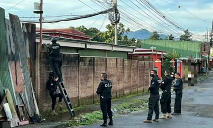 Seguridad ve urgente cambio en órdenes de allanamiento para evitar que sospechosos se escapen a viviendas cercanas