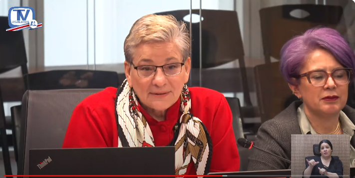 MEP buscará incentivar a que más docentes aprendan LESCO para atender a estudiantes sordos