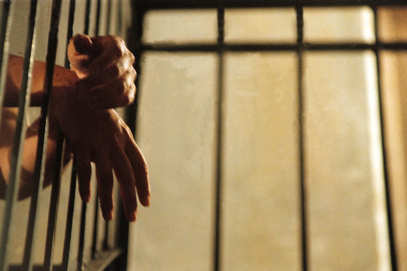 Proyecto para castigar con cárcel a quienes presten dinero bajo la modalidad ‘gota a gota’ avanza en el Congreso