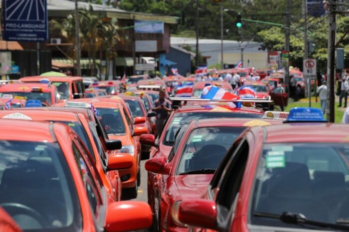 Plan busca que el CTP cree plataforma digital para que usuarios puedan acceder a servicios de taxi