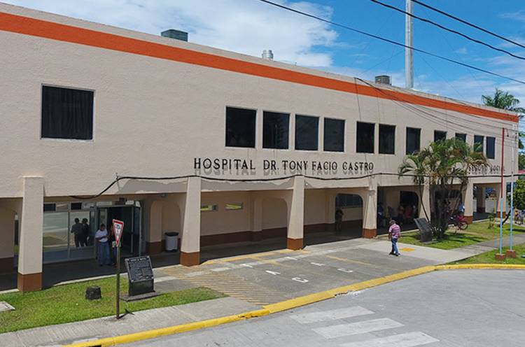 Detienen a cuatro sujetos tras encontrar a hombre fallecido en Hospital de Limón